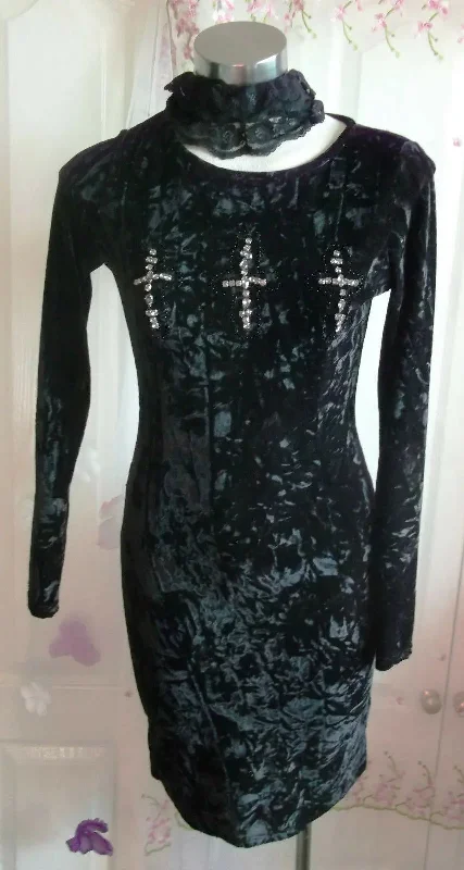 BRAVE SOUL Black Crushed Velvet Diamanté Cross Mini Dress Goth Gothic Size 8 Trendy Floral Mini Dress BRAVE SOUL Black Crushed Velvet Diamanté Cross Mini Dress Goth Gothic Size 8 Trendy Floral Mini Dress