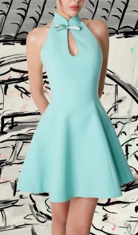 STAND COLLAR BACKLESS MINI DRESS IN GREEN Chic Sleeveless Mini Dress