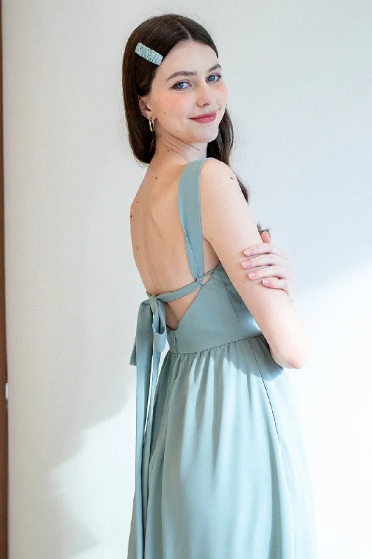 LOHAN TIE-BACK MAXI DRESS IN FERN GREEN Stylish Pleated A-Line Maxi Dress