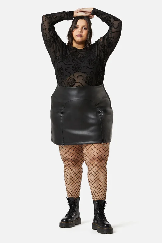 Curve Guarded Pu Skirt button skirt front